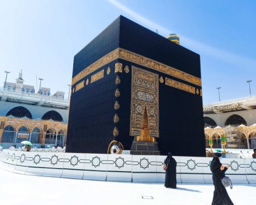 pilgrims-in-kaaba-in-macca-al-haram-umrah-social-2023-11-27-04-59-17-utc